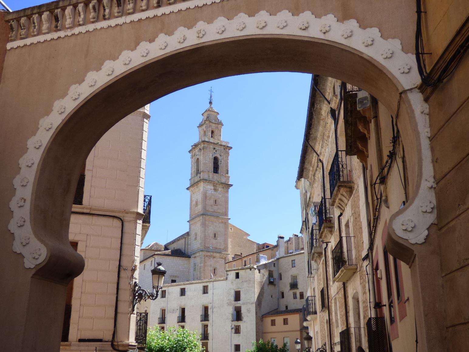 Casas colgadas de Bocairent talladas en la roca
